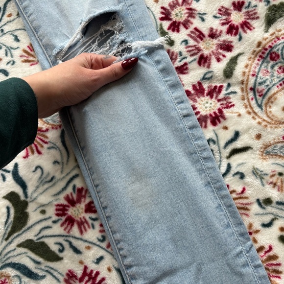 AE Distressed Hi Rise Jeggings - Picture 9 of 11